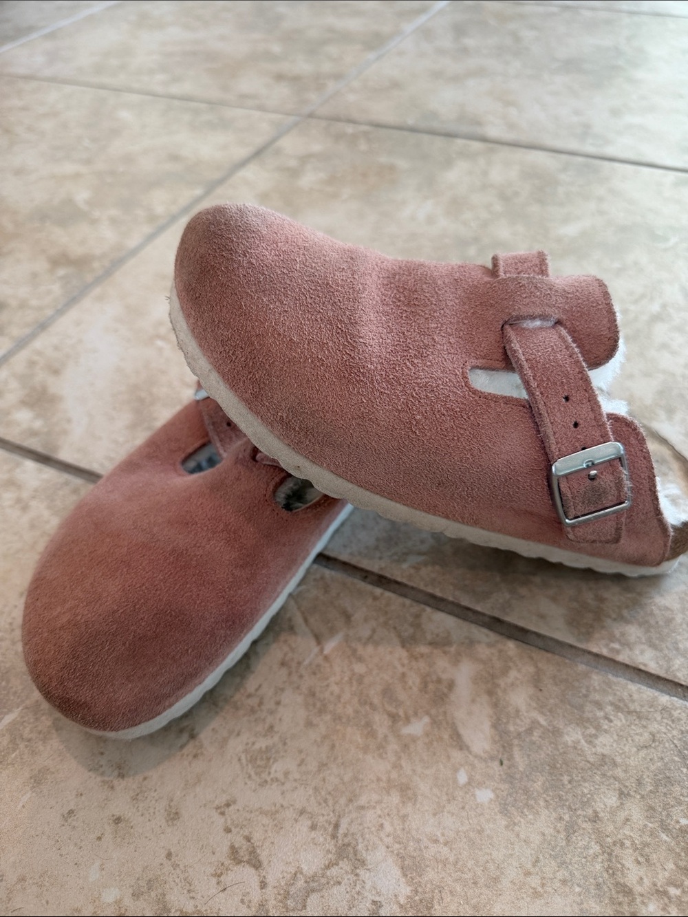 Birkenstock Kids Suede Clog in Dusty Rose